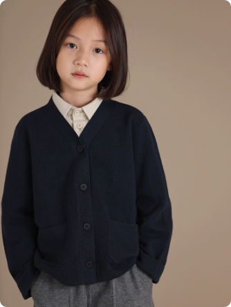 童装春秋儿童上衣休闲百搭V领学院针织开衫男童女童毛衣外套